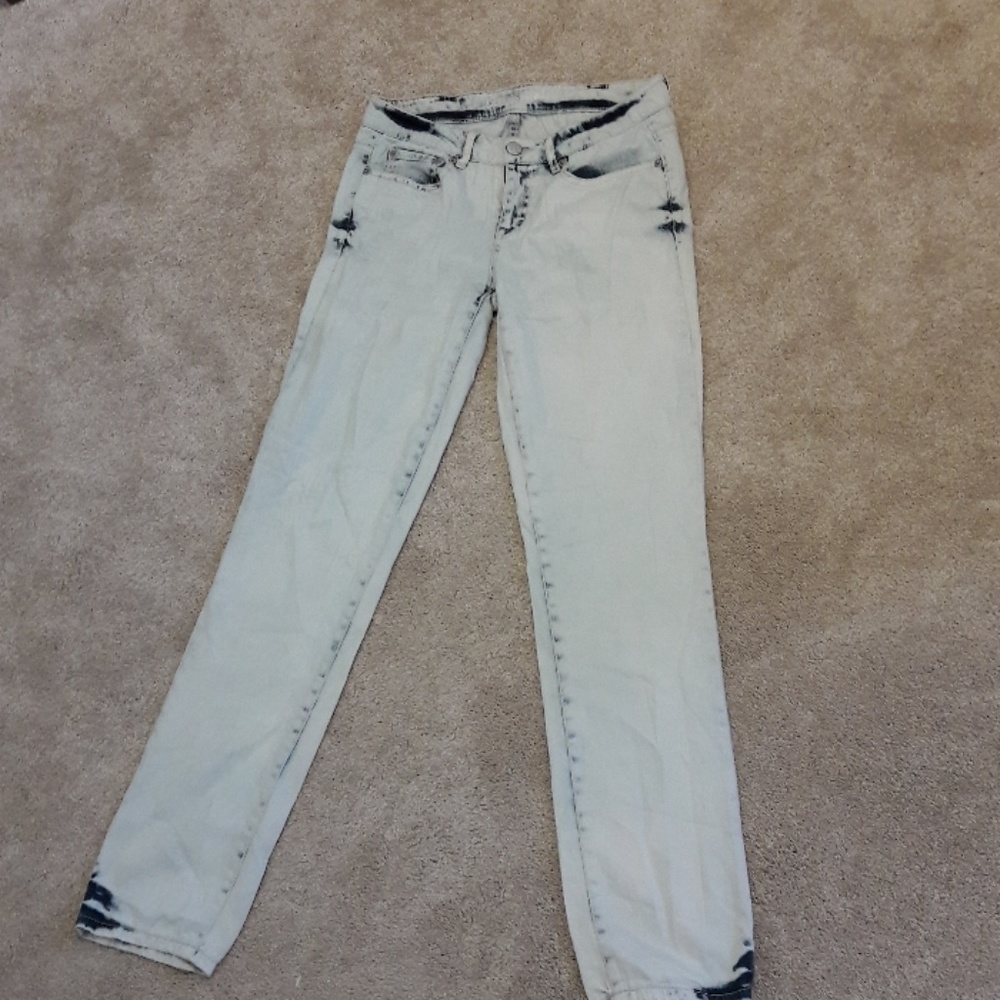 dark and light blue the die jeans